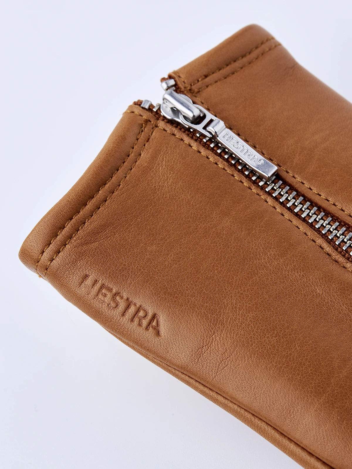 Hestra Yvette - Cork 5 Hestra Yvette - Cork - Image 3