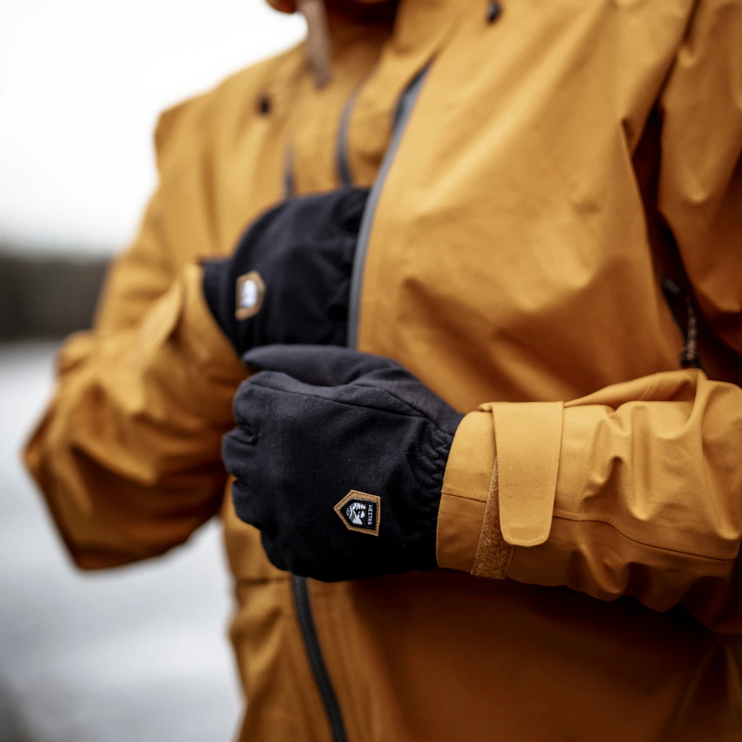 Hestra Merino Windwool Liner 5-finger - Black 8 Hestra Merino Windwool Liner 5-finger - Black - Image 6