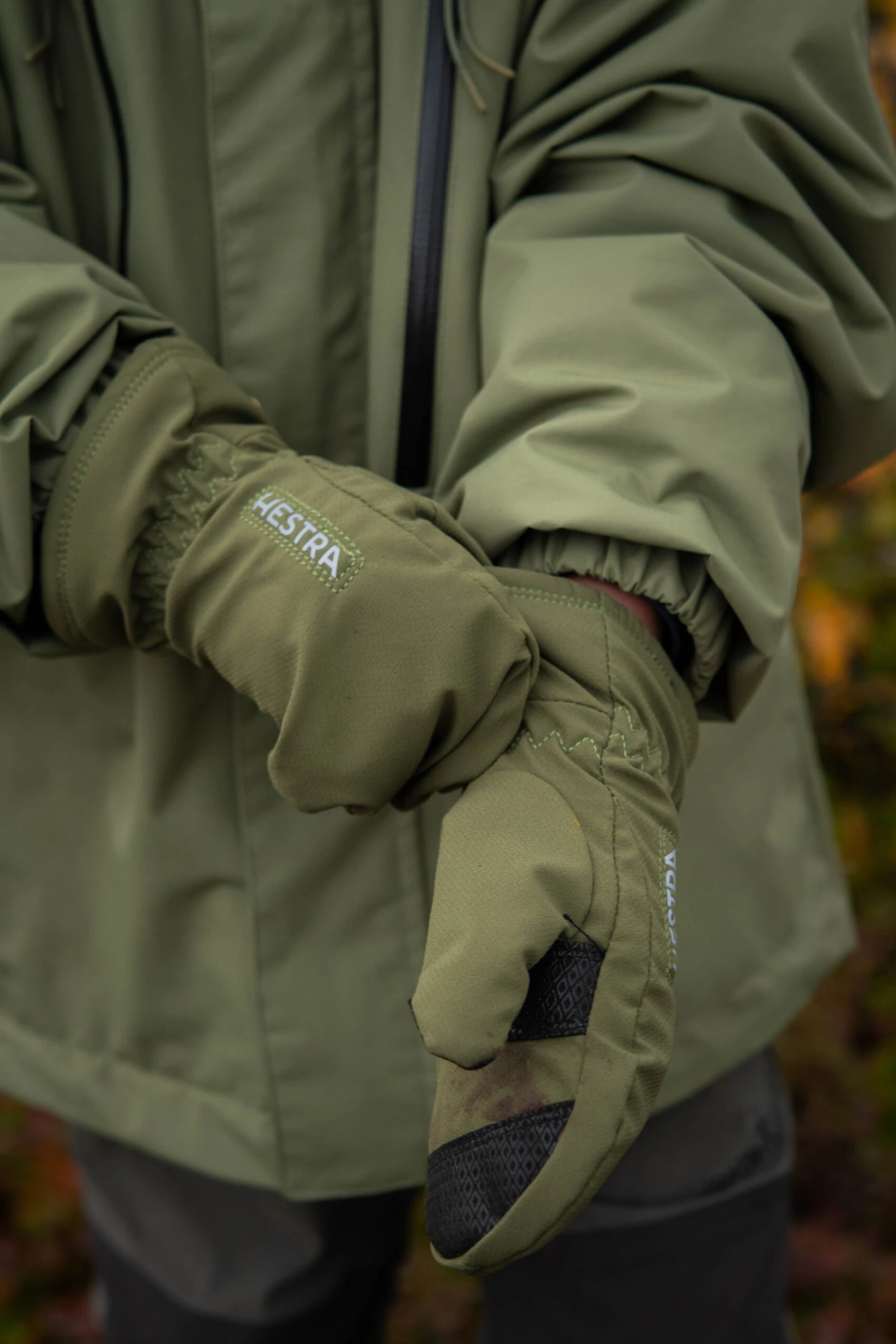 Hestra CZone Pluto Jr Mitt - Olive 8 Hestra CZone Pluto Jr Mitt - Olive - Image 6